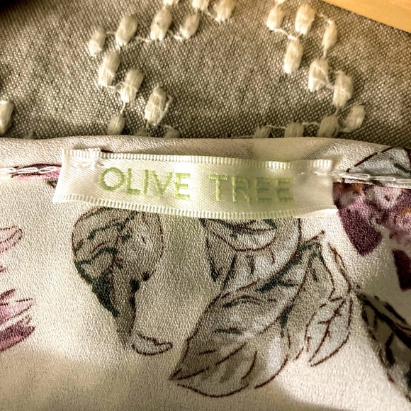 Floral Print Wrap Crop Top - Picture 2 of 2